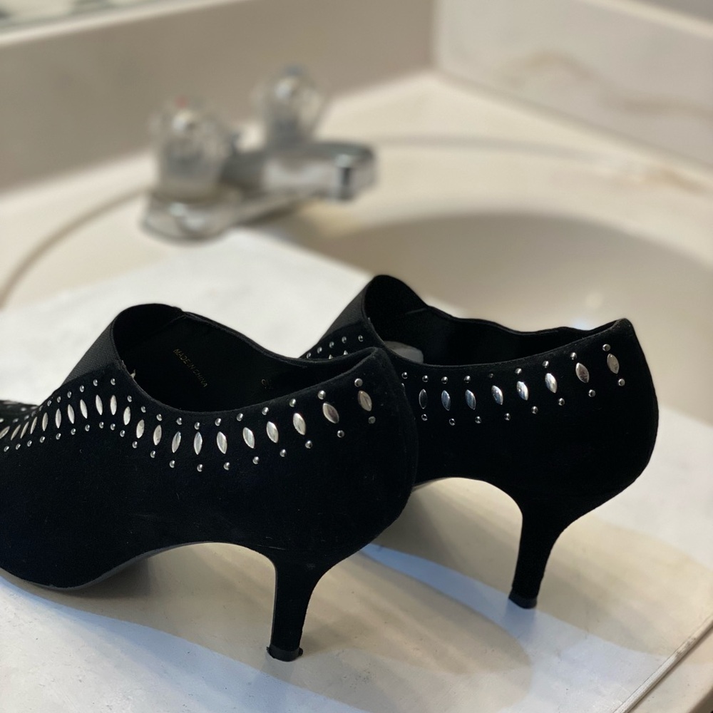 VANELI ZOEY Black Suede Studded ankles boots size 9M excellent condition perfect - Picture 8 of 12